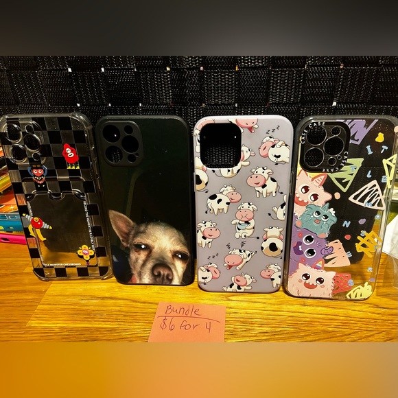 Phone case bundle-good as new - Picture 1 of 1